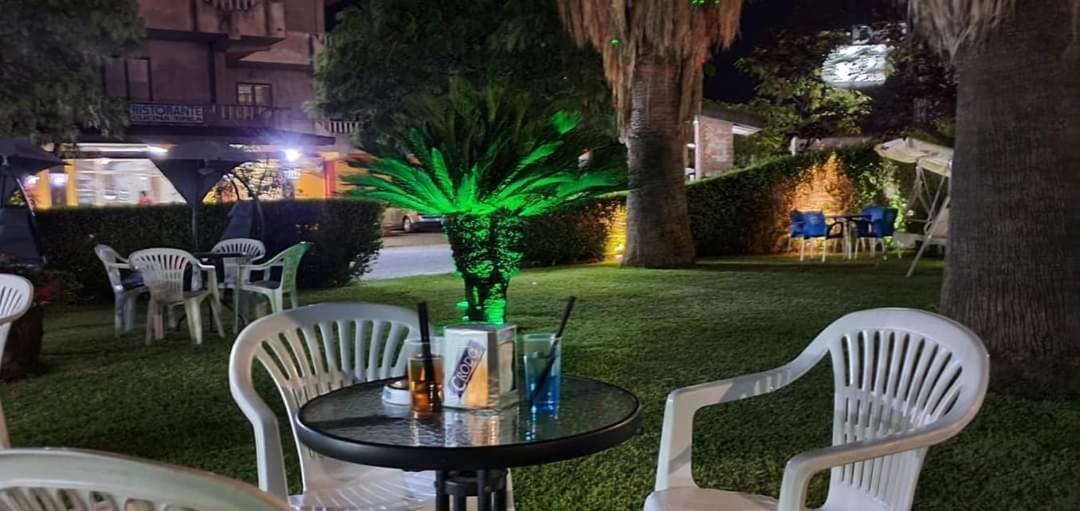 B&B The King Acconia Bagian luar foto